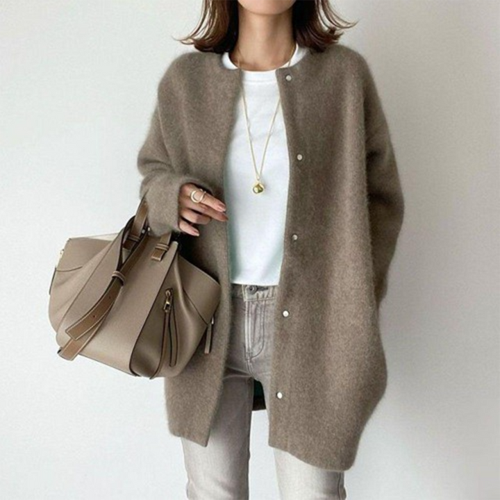Chloé™ | Cozy Elegant Cardigan